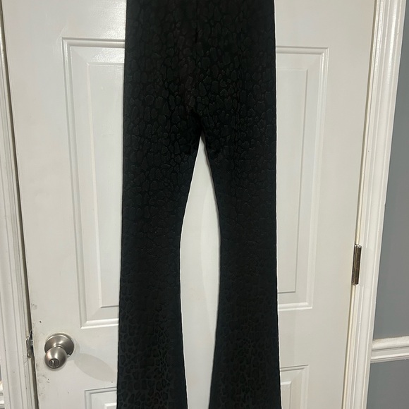 Show Me Your MuMu Black Textured Leggings - Picture 3 of 6